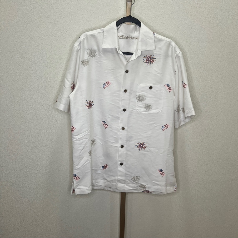 Caribbean Roundtree & Yorke Shirt Mens SZ M White Fireworks USA Flag 4th July
